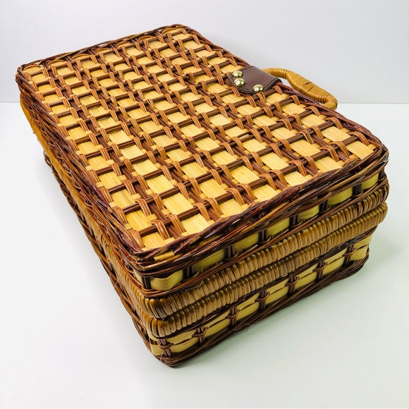 Vintage Wicker Picnic Basket Case Retro Suitcase Storage Organizer Box Decor - Picture 4 of 5